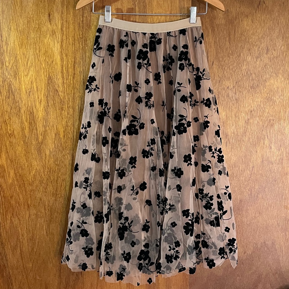 Beige Tulle Skirt w Black Velvet Floral Pattern Sz S